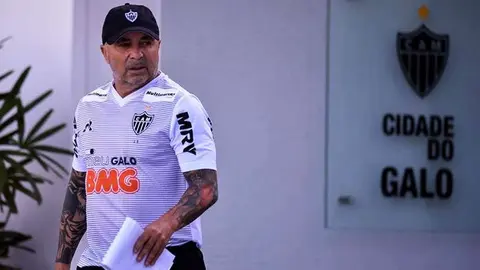 Jorge Sampaoli se convirtió en papá a los 60 años