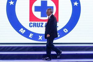 Cruz Azul: Exabogado de Billy Álvarez estrelló su Lamborghini en Polanco