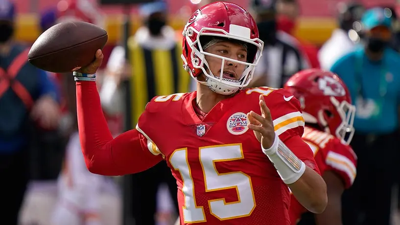 Patrick Mahomes ya es favorito sobre Russell Wilson para MVP en las casas de apuestas