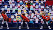 NFL: Los Broncos usaron personajes de South Park para llenar las gradas de su estadio