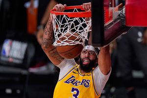 Anthony Davis acordó millonaria renovación de cinco años con los Lakers