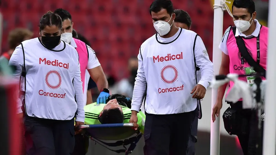 Luis Malagón: Sufrió fuerte lesión en la muñeca en partido vs Estados Unidos