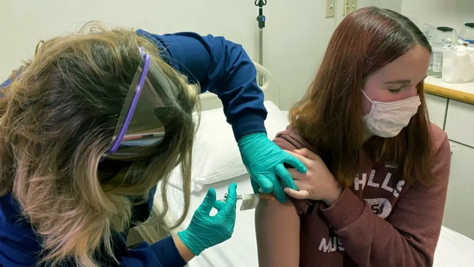 Coronavirus: Farmacéutica Pfizer inició pruebas de vacuna en niños y adolescentes