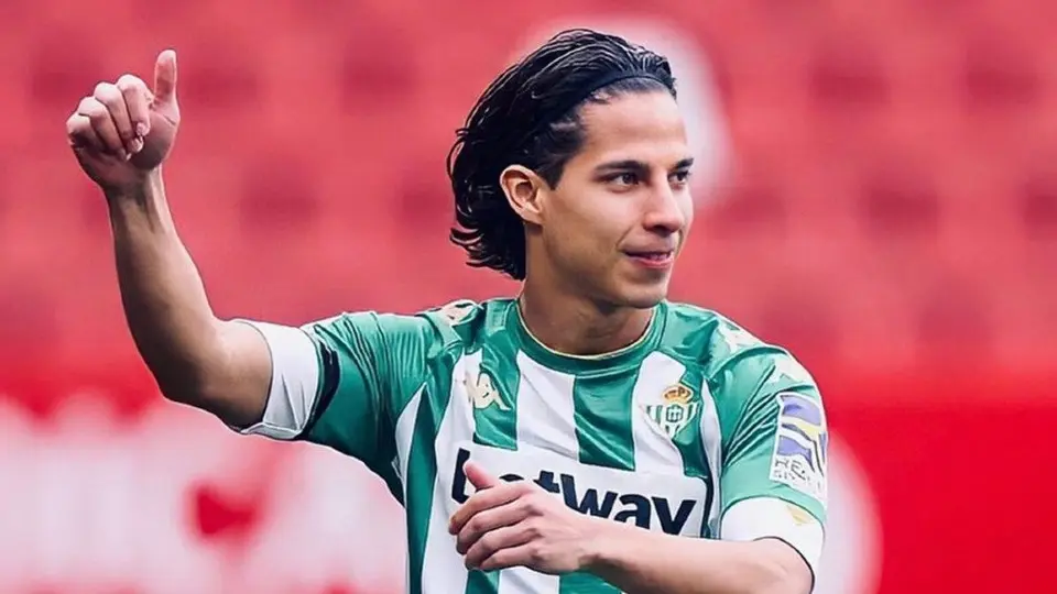 Diego Lainez: Convocado por el Betis para el duelo ante el Cádiz
