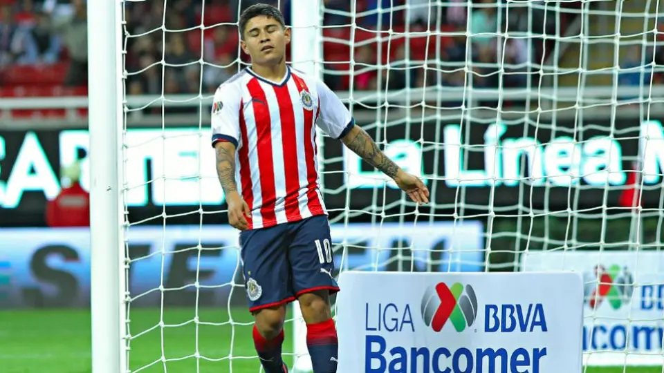 Chivas: Chofis López y Ronaldo Cisneros encabezan la lista oficial de transferibles