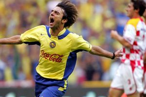 América: Venden playera con firma del Piojo López en más de 10 mil pesos