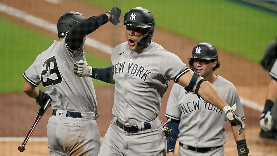 Yankees sigue con festival de home runs y venció a Rays en el Juego 1