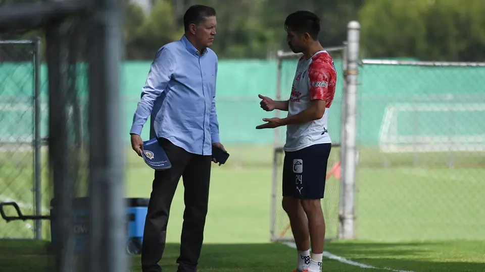 Chivas: Ricardo Peláez le preguntó a los jugadores si querían estar en la Copa por México