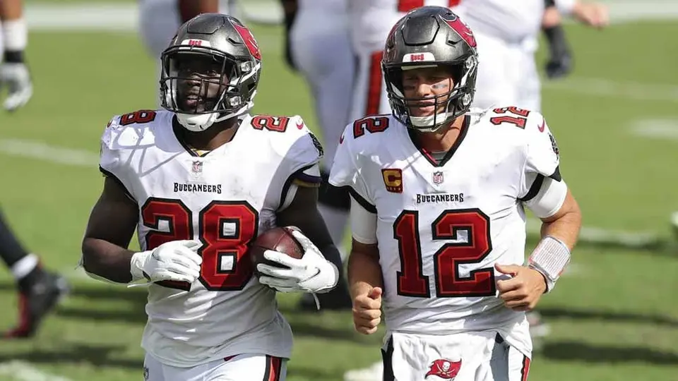 Brady firmó su primera victoria con Buccaneers tras derrotar a Panthers