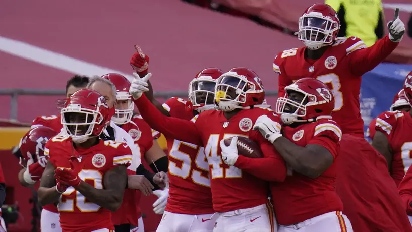 NFL: Chiefs derrotó a Falcons y aseguró el primer lugar de la AFC