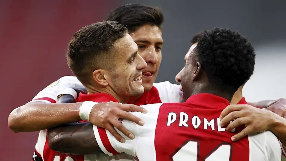 Edson Álvarez: Ajax goleó al Waalwijk con el mexicano como titular