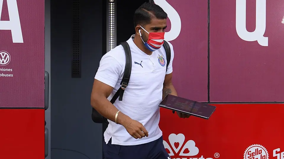 Chivas: Miguel Ponce, aislado por sospecha de coronavirus