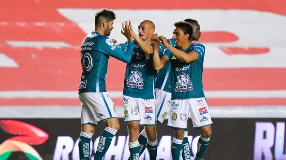 Ángel Mena: 'Por merecimiento, León debería ganar el título'