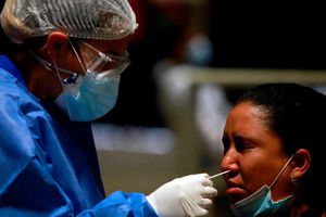 Coronavirus: Farmacias y centros comerciales realizarán pruebas gratuitas en CDMX