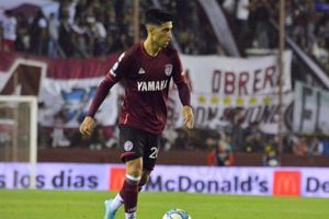 Dani Alves: Jugador del Lanús esperó una hora al brasileño para pedirle su jersey