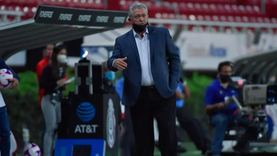 Chivas: Vucetich considera que con dos o tres fichajes el equipo puede mejorar