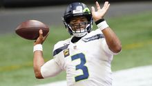 NFL: Russell Wilson guió a Seahawks en victoria sobre Falcons con cuatro pases de anotación