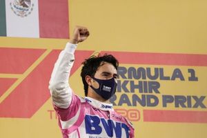 Checo Pérez rompió en llanto tras ganar GP: 'Espero que mi hijo haya visto la carrera'