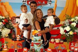 Álvaro Morata le regaló dos cuatrimotos de juguete a sus hijos