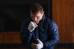 Canelo Álvarez: Paty Cantú entonará el Himno Nacional en la pelea ante Smith