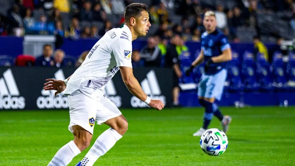 Chicharito Hernández regresaría a los entrenamientos esta semana, aseguró Schelotto