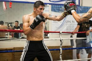 Leo Santa Cruz, por marca histórica de campeonatos ante Gervonta Davis