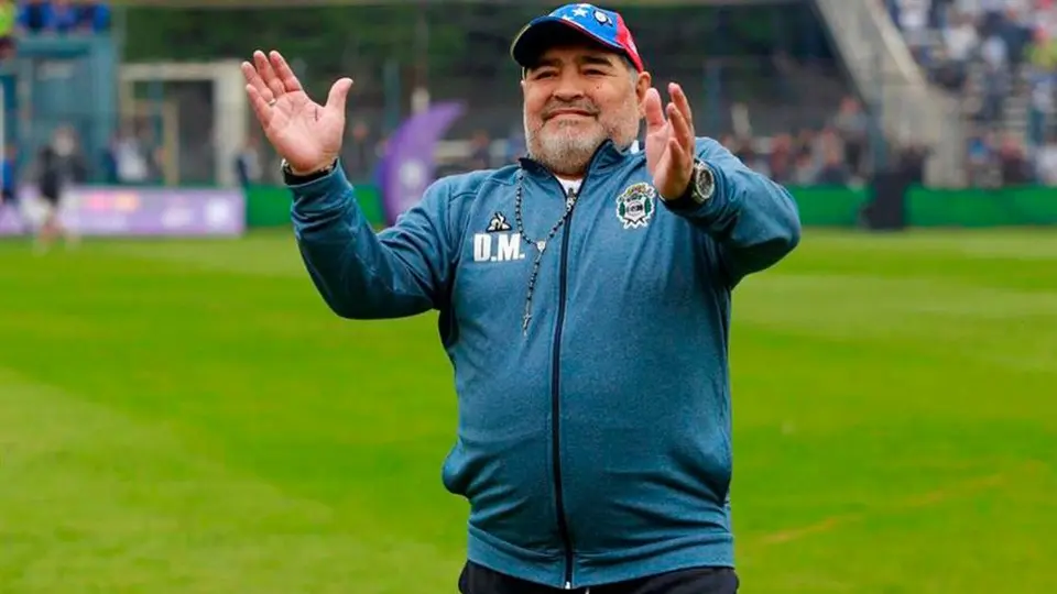 Maradona evoluciona bien y sería dado de alta del hospital este viernes