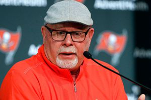 NFL: Bruce Arians, head coach de Buccaneers, no aceptará dirigir desde un palco