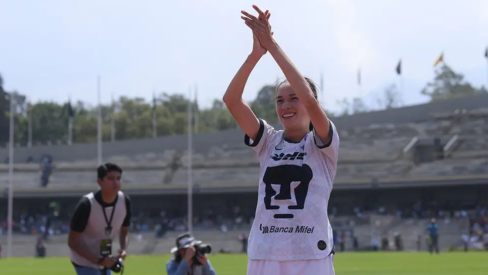 Pumas Femenil: Diana Gómez se tituló como licenciada en  Administración de empresas