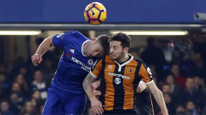 Raúl Jiménez: Ryan Mason, el futbolista que se retiró por una fractura de cráneo