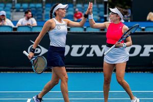 Australian Open: Giuliana Olmos y Sharon Fichman clasificaron a Cuartos de Final