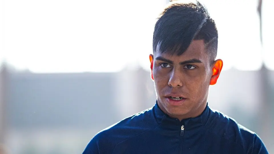 Efraín Álvarez reveló que le va a Chivas por influencia de su papá