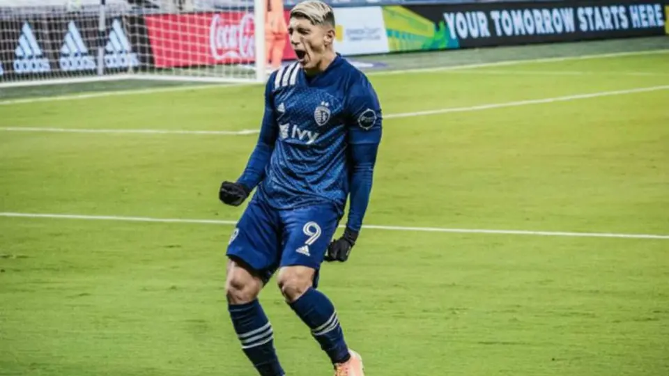 Alan Pulido: Votado como el mejor jugador ofensivo del Sporting Kansas de la temporada
