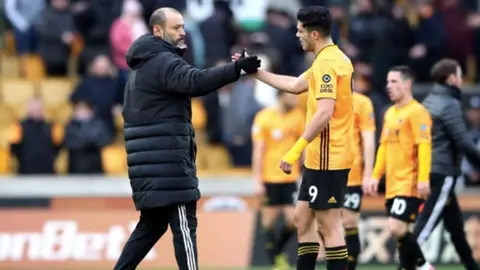 Raúl Jiménez: Nuno Espiritu Santo llegaría a la Juventus junto con el mexicano