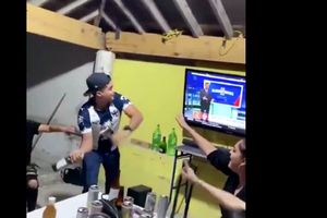 Video: Aficionado de Rayados rompió una pantalla tras eliminación vs Puebla