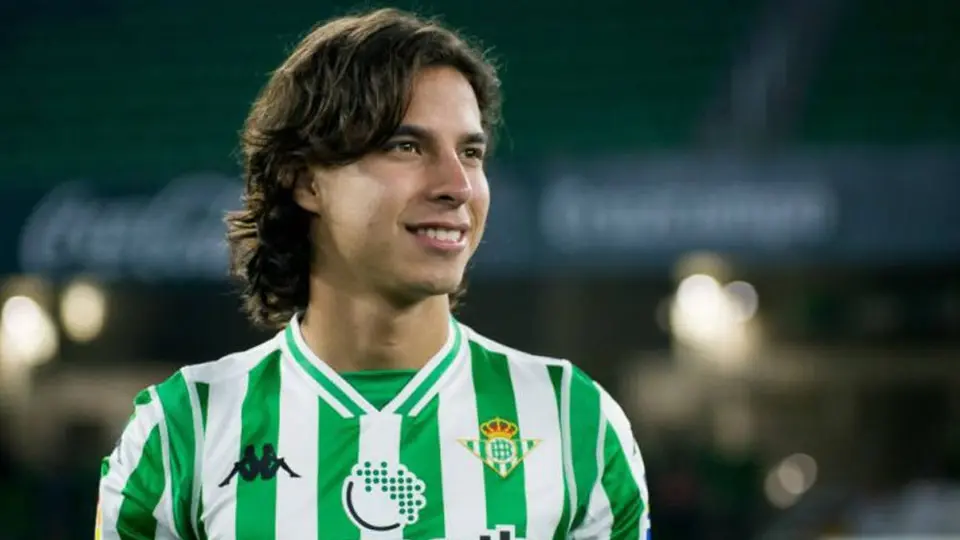 Diego Lainez: Pellegrini reveló que el mexicano reaparecerá vs Cádiz