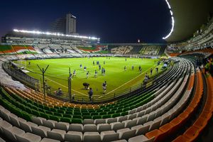 León: Sacerdote roció agua bendita en cancha del Nou Camp previó a Vuelta de CF