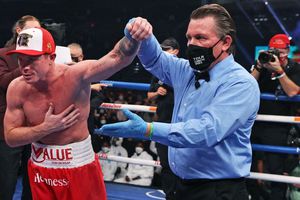 Callum Smith: 'No creo que alguien pueda vencer al Canelo Álvarez'