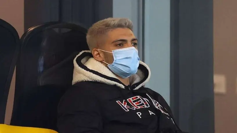 Raúl Jiménez lució nuevo 'look' en partido de Wolves vs Liverpool