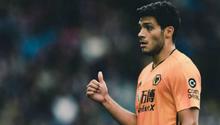 Raúl Jiménez: Se une a leyendas y jugadores en lucha contra racismo y violencia