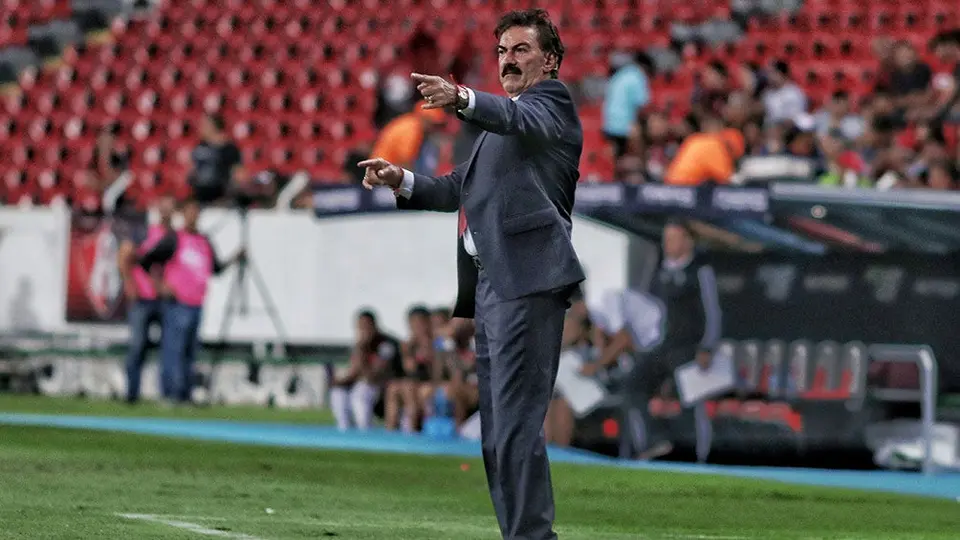 Ricardo La Volpe: Girarán orden de reaprehensión contra el Bigotón; podría salir bajo fianza