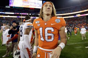 Temporada de futbol americano colegial en EU se cancelaría por Covid-19