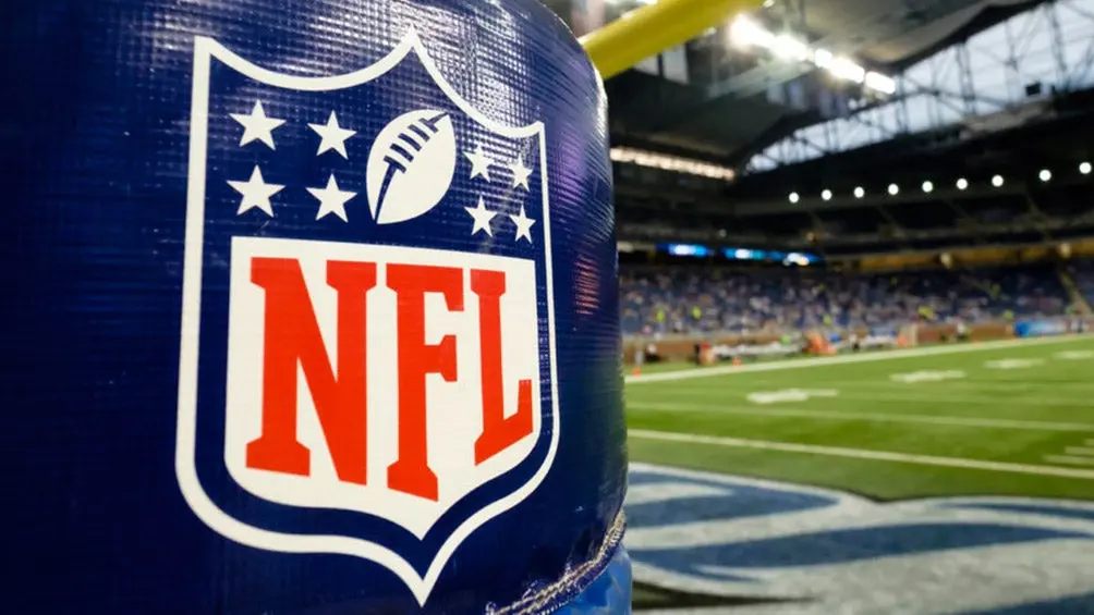 Logo de la NFL en un campo de juego | AP