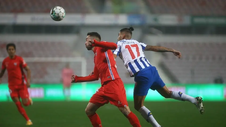 Tecatito Corona: Anotó golazo en partido entre Porto y Gil Vicente