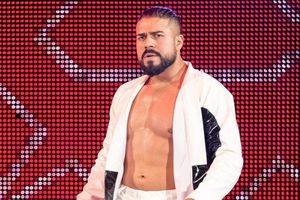 Andrade aún no define su futuro dentro de la lucha libre