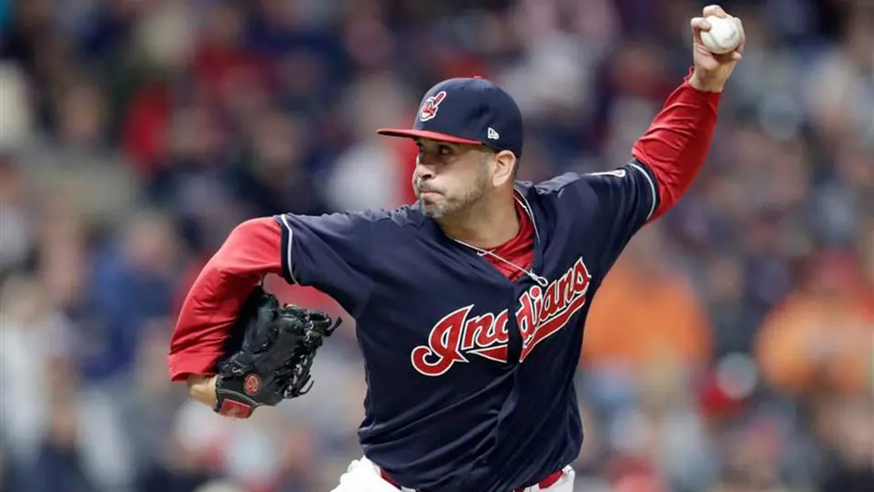 Oliver Pérez rompe récord de más temporadas para un mexicano en MLB