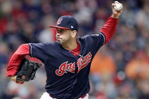 Oliver Pérez rompe récord de más temporadas para un mexicano en MLB