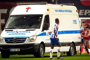 Video: Jugadores sacaron ambulancia a empujones durante el Porto vs Braga