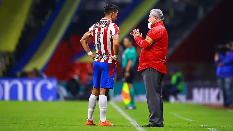 Chivas: Víctor Vucetich sólo ha repetido alineación una vez desde su llegada al Rebaño