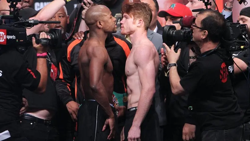 Mayweather se burló del Canelo y lo llamó 'CaLOSE-elo'